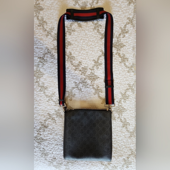Gucci GG Messenger Bag - Picture 4 of 5